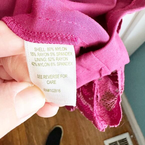 Garnet Hill Burgundy Lace Sheath Dress 3/4 Sleeve Scalloped Hemline 2 Classy - Picture 9 of 13